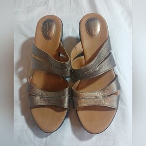 Clarks Artisan Sandals Womens 10M Strappy 60884 Gold Tone Leather Upper